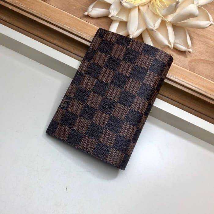 루이비통 다미에 여권지갑 카드지갑 M64412 | 10 x 14 x 2.5cm