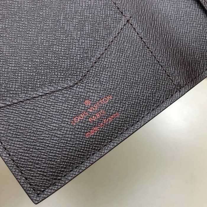 루이비통 다미에 여권지갑 카드지갑 M64412 | 10 x 14 x 2.5cm