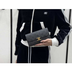셀린느 캔버스 트리오페 샤넬카프스킨 라지 장지갑 10E313 | 19 x 10 x 3cm
