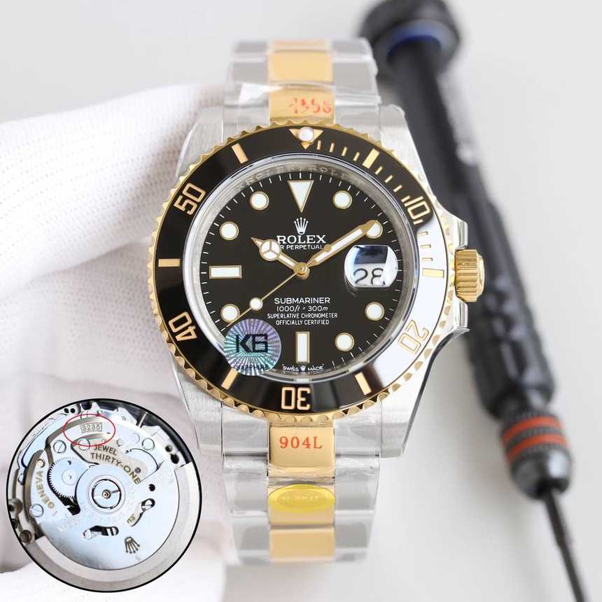 롤렉스 서브마리너 데이트 흑콤 신형 | 41mm