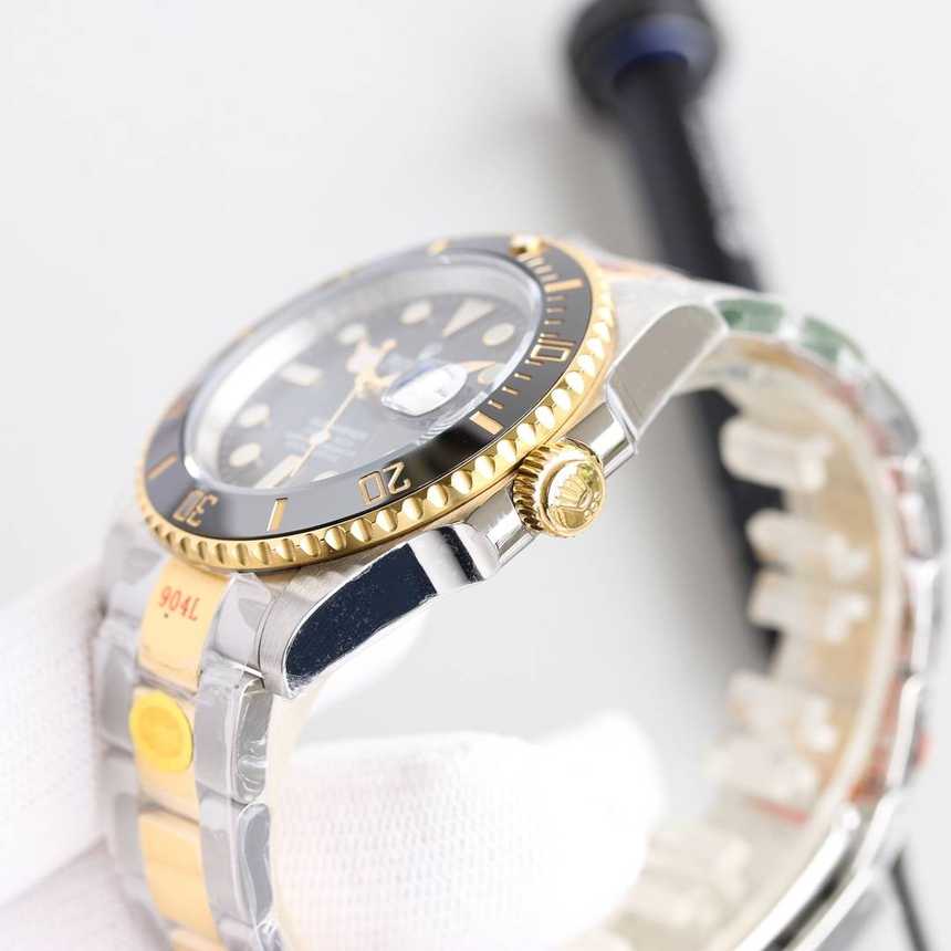 롤렉스 서브마리너 데이트 흑콤 신형 | 41mm