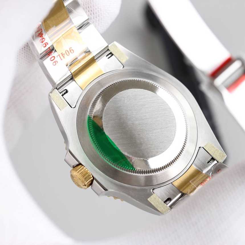 롤렉스 서브마리너 데이트 흑콤 신형 | 41mm