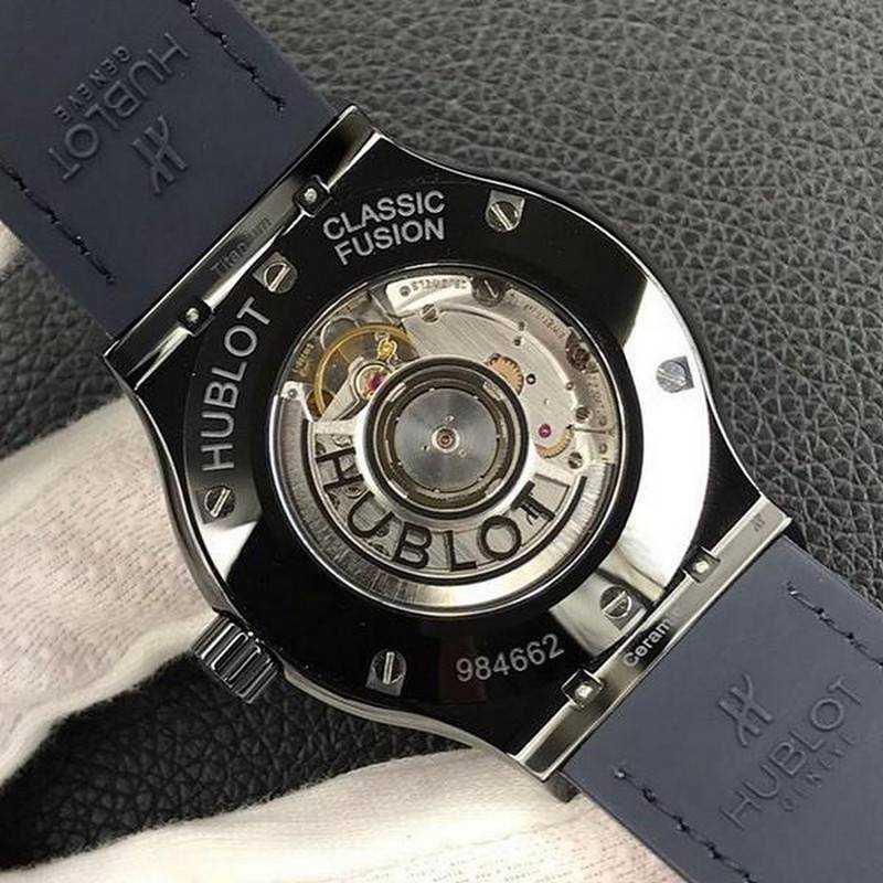 위블로 클래식 퓨전 542.CM.1171.RX | 42mm