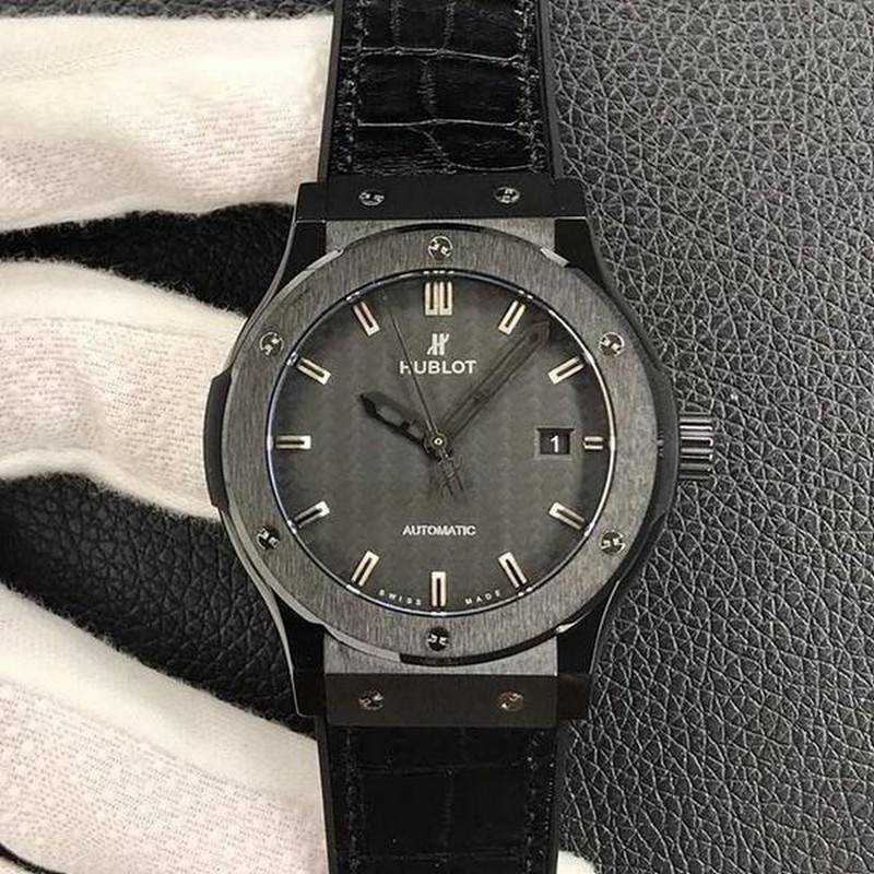 위블로 클래식 퓨전 542.CM.1171.RX | 42mm