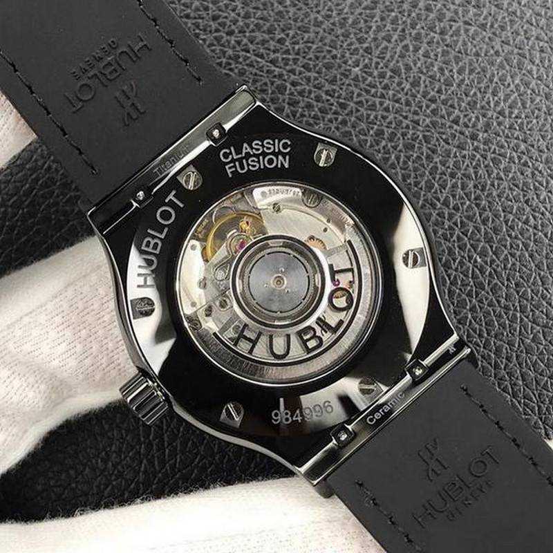 위블로 클래식 퓨전 542.CM.1171.RX | 42mm