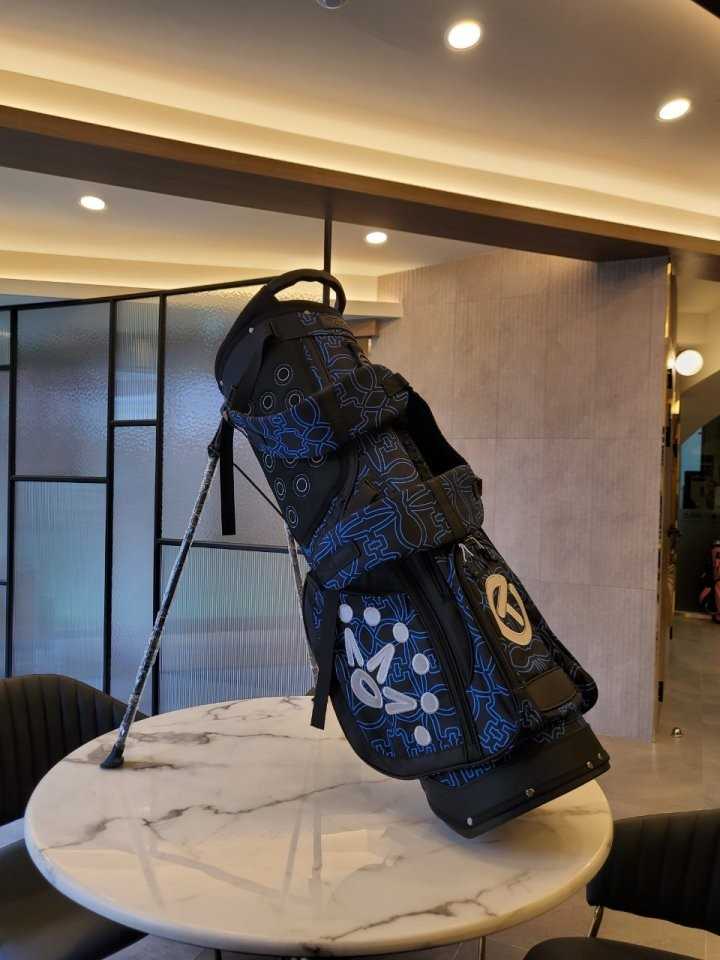 스카티카메론 캐디백 스탠드 – 도그 월페이퍼