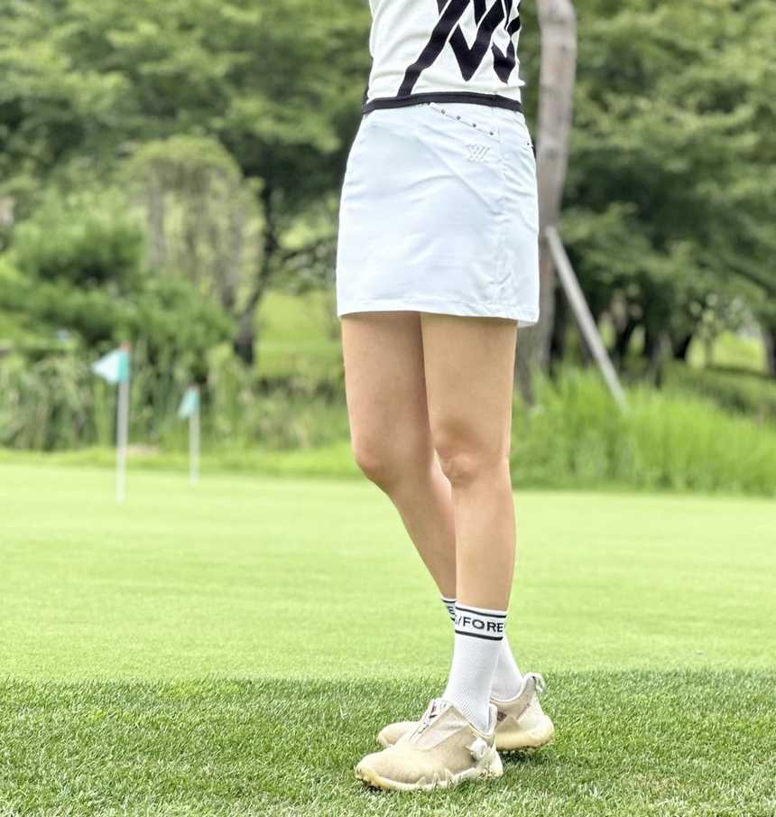 어뉴 여성 스터드 포인트 스커트