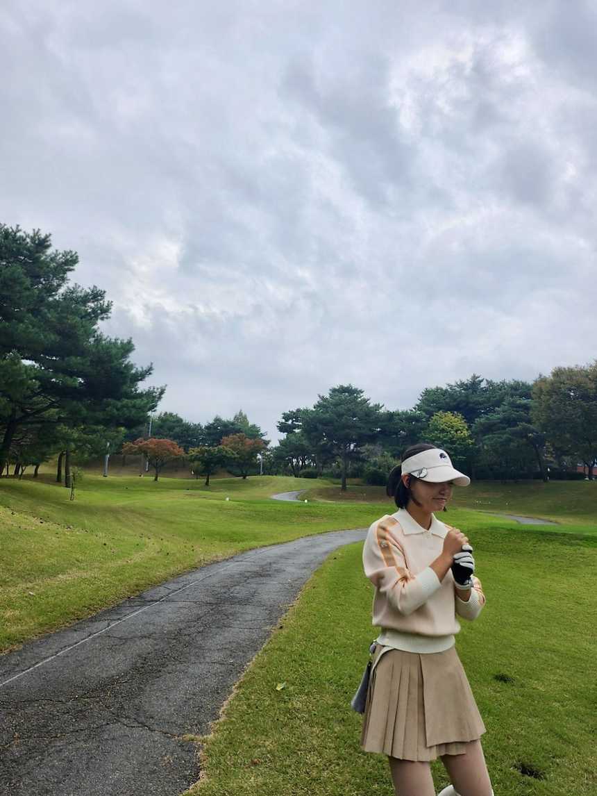 말본 여성 소매 배색 니트 카라탑