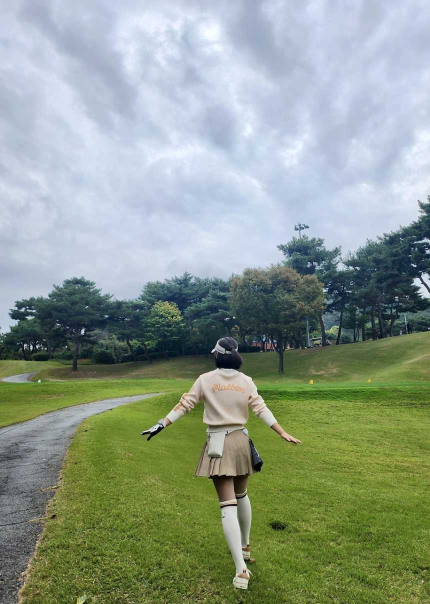 말본 여성 소매 배색 니트 카라탑
