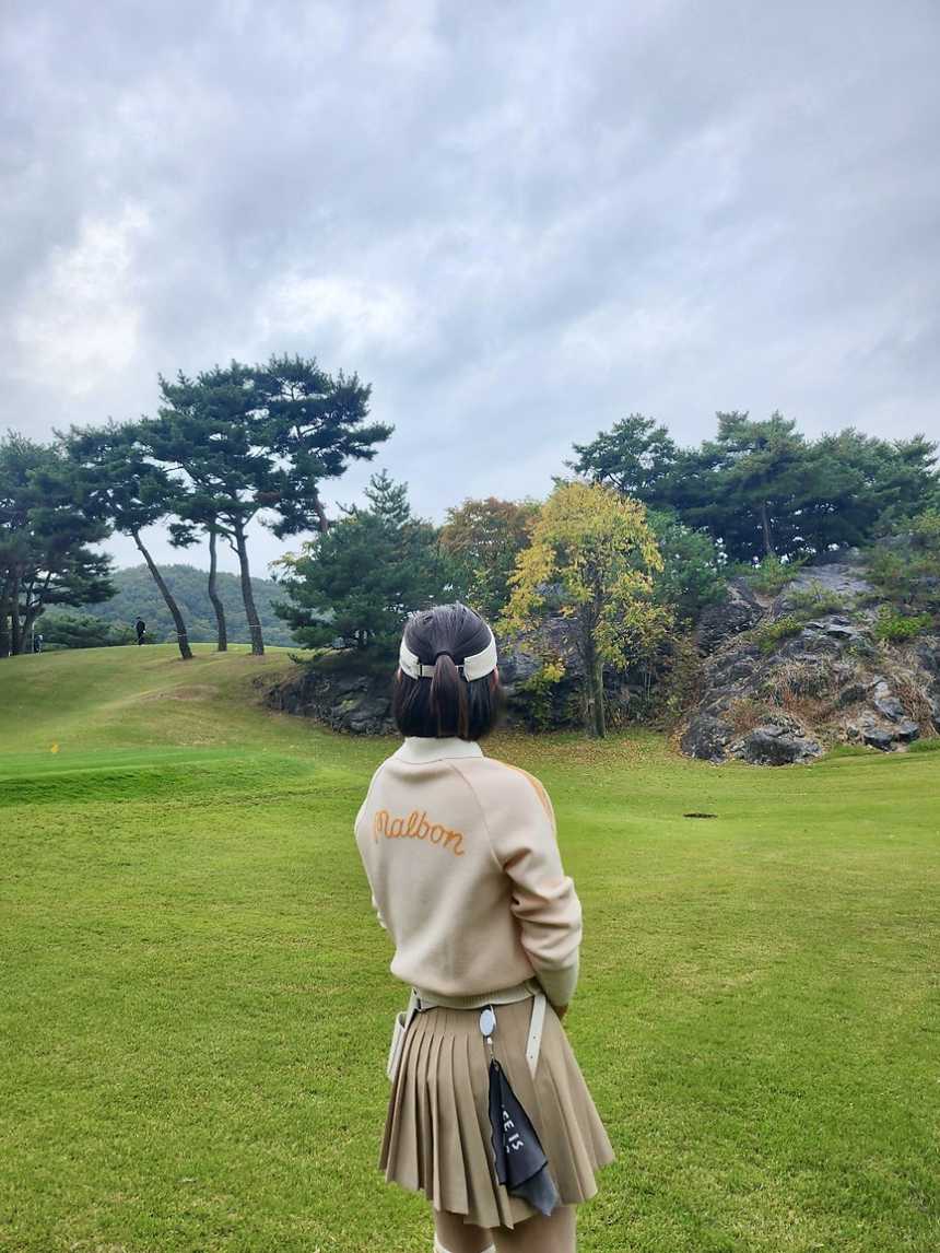 말본 여성 소매 배색 니트 카라탑