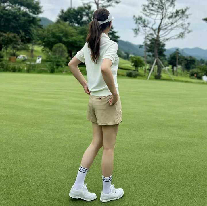 지포어 여성 OPEN V COLLAR 티셔츠(2color)