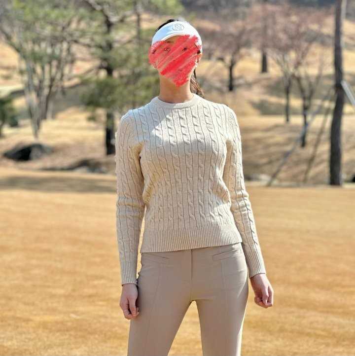 지포어 여성 케이블 세미 크롭 스웨터(2color)