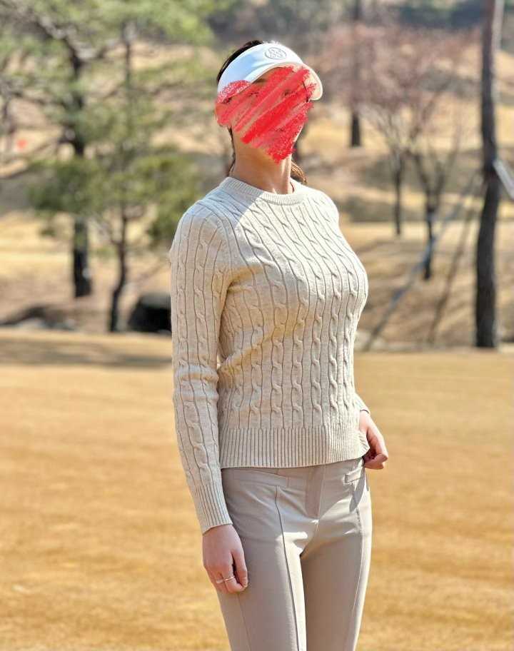 지포어 여성 케이블 세미 크롭 스웨터(2color)